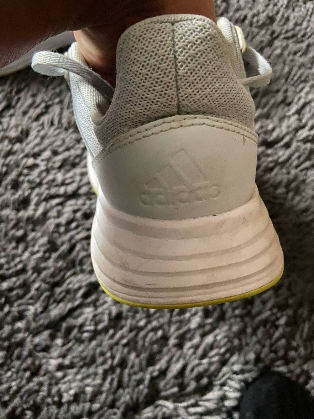 Laufschuhe Damen getestet: Nahaufnahme der Ferse.