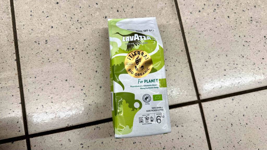 Auf der Verpackung von getestetem Lavazza-Kaffee stehen viele Informationen zum Inhalt.