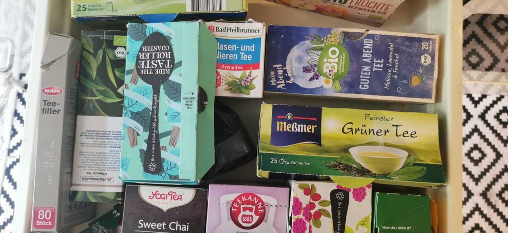 Lavendeltee im Teeschrank