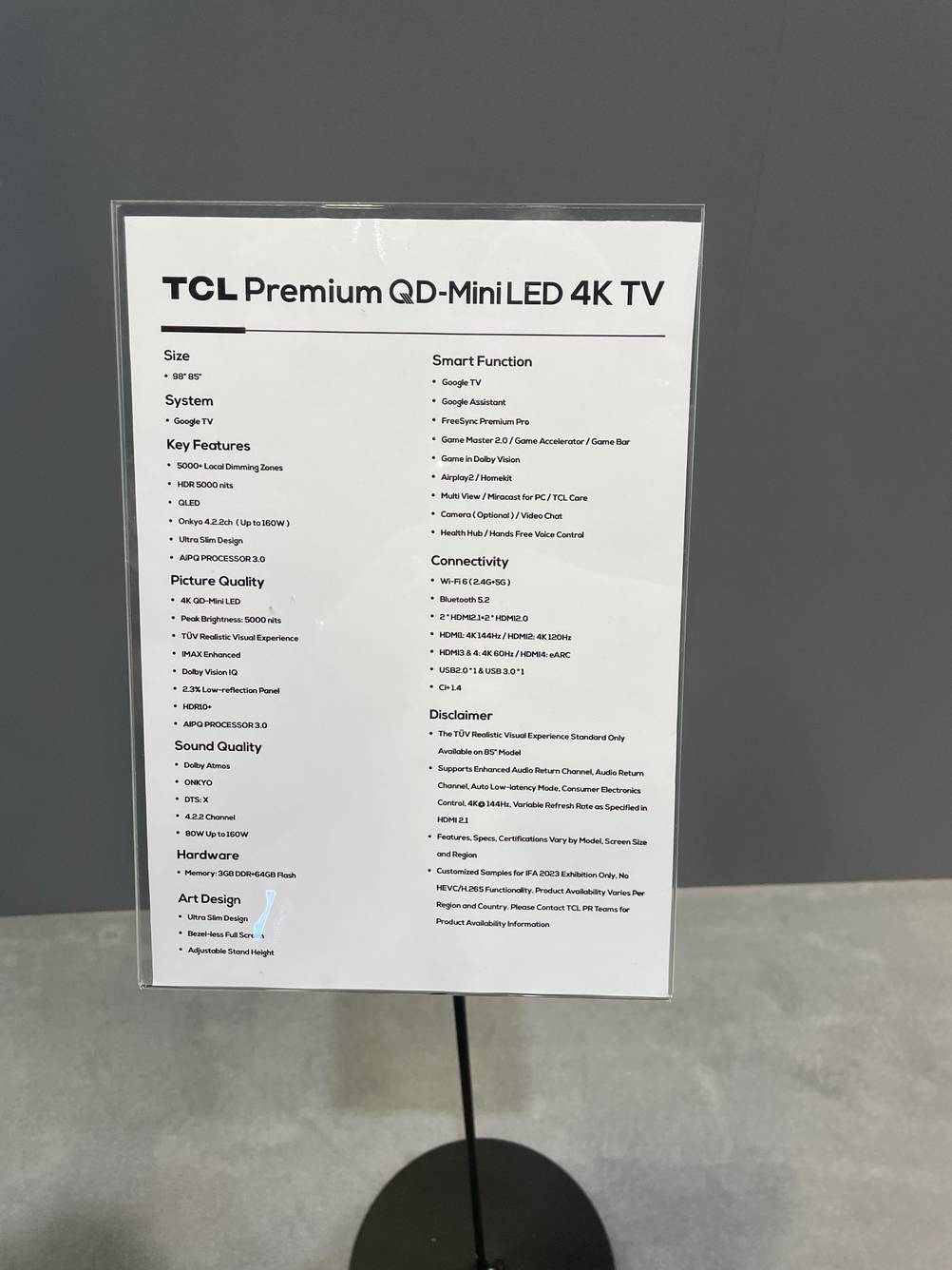 Ausstellungsstuck von einem getesteten LCD-TV.