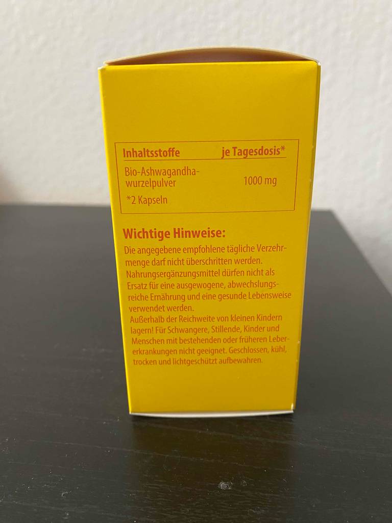 Bio-Ashwagandha-Kapseln-Test: Auf der Verpackungsseite stehen Hinweise zur Verwendung.