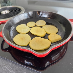 Kartoffelscheiben in der Le Creuset 20182200600422