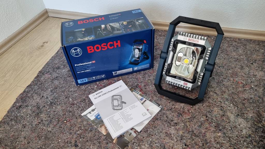 Der LED-Akku-Strahler GLI 18V-2200 C von Bosch.