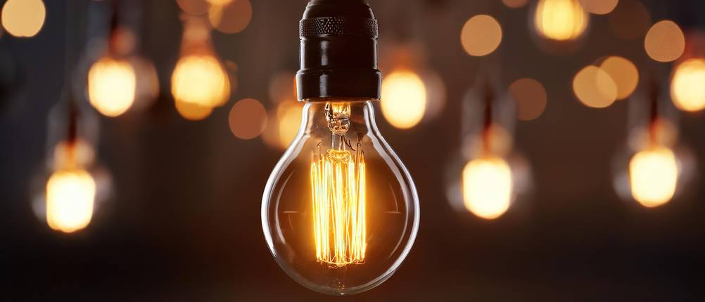 LED-E27-dimmbar-Test: Lampen mit Filament können auch atmosphärisch aussehen.