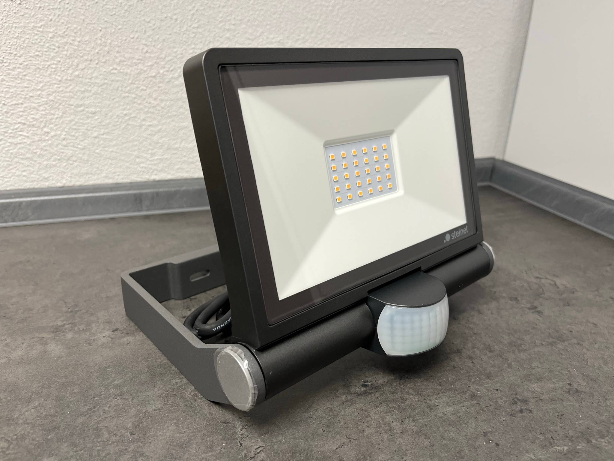 Spannende Led Strahler Mit Bewegungsmelder Test Bildnull
