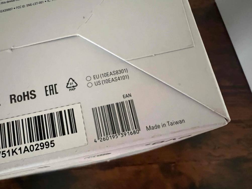 LED-Strip getestet: Nahaufnahme Strichcode und Made in Taiwan auf dem Boden der Packung.