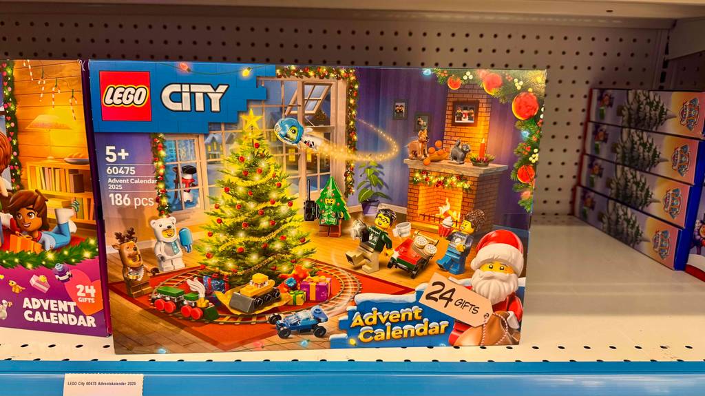 Auf der Verpackung eines getesteten Lego Adventskalenders stehen Informationen zum Inhalt.