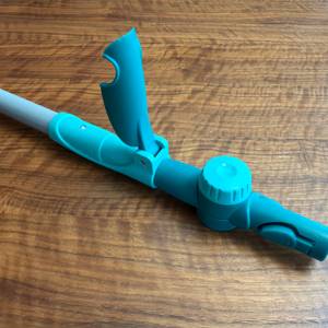 Der Griff vom Leifheit Window und Frame Cleaner L51120 ist vollständig eingefahren