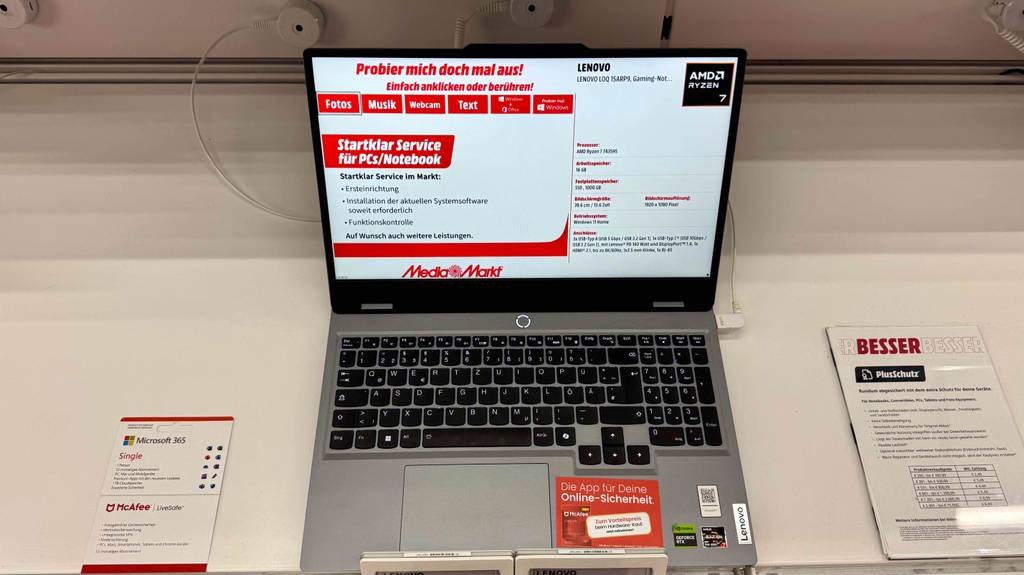Frontansicht eines getesteten Lenovo-Gaming-Laptops.