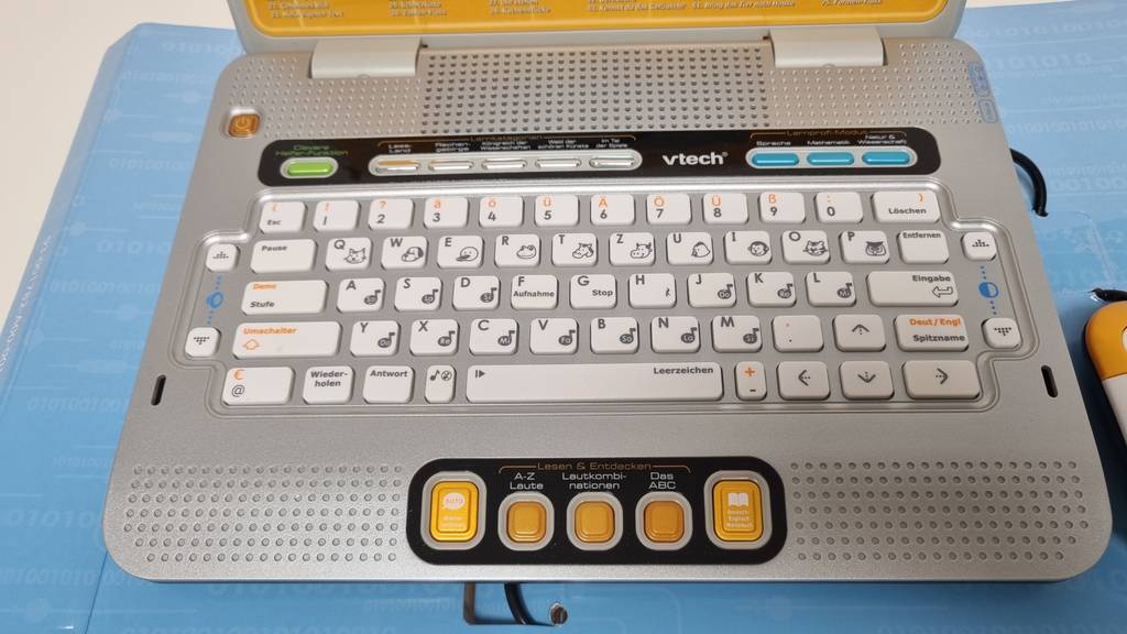 Die kindgerechte Tastatur des Lerncomputers 80-109744 der Marke VTech ist besonders ergonomisch gestaltet.