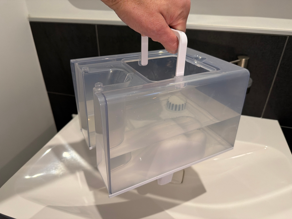 Der Behälter vom Levoit LV600S ist mit Wasser gefüllt