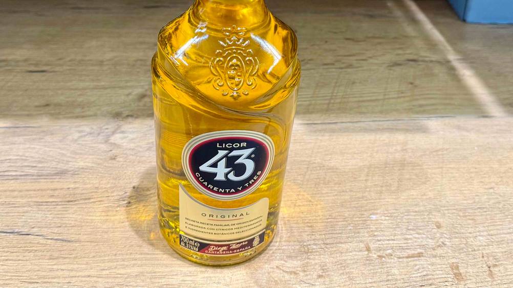 Likör getestet: Nahaufnahme des Labels auf der Flasche.
