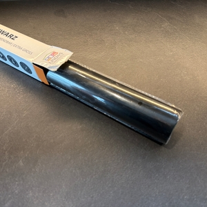 Die Linda's-Essentials-Dauerbackfolie wurde ein wenig aus dem Karton gezogen