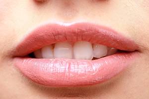 Vitamin-B6-Mangel zeigt sich am Mund
