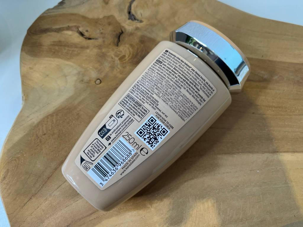 Rückseite eines Locken-Shampoos.