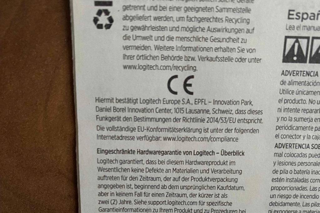 Die eingeschränkte Hardwaregarantie der getesteten Webcam ist zu lesen.