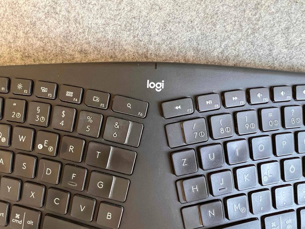 Logitech K860 Ergonomische Tastatur Logo