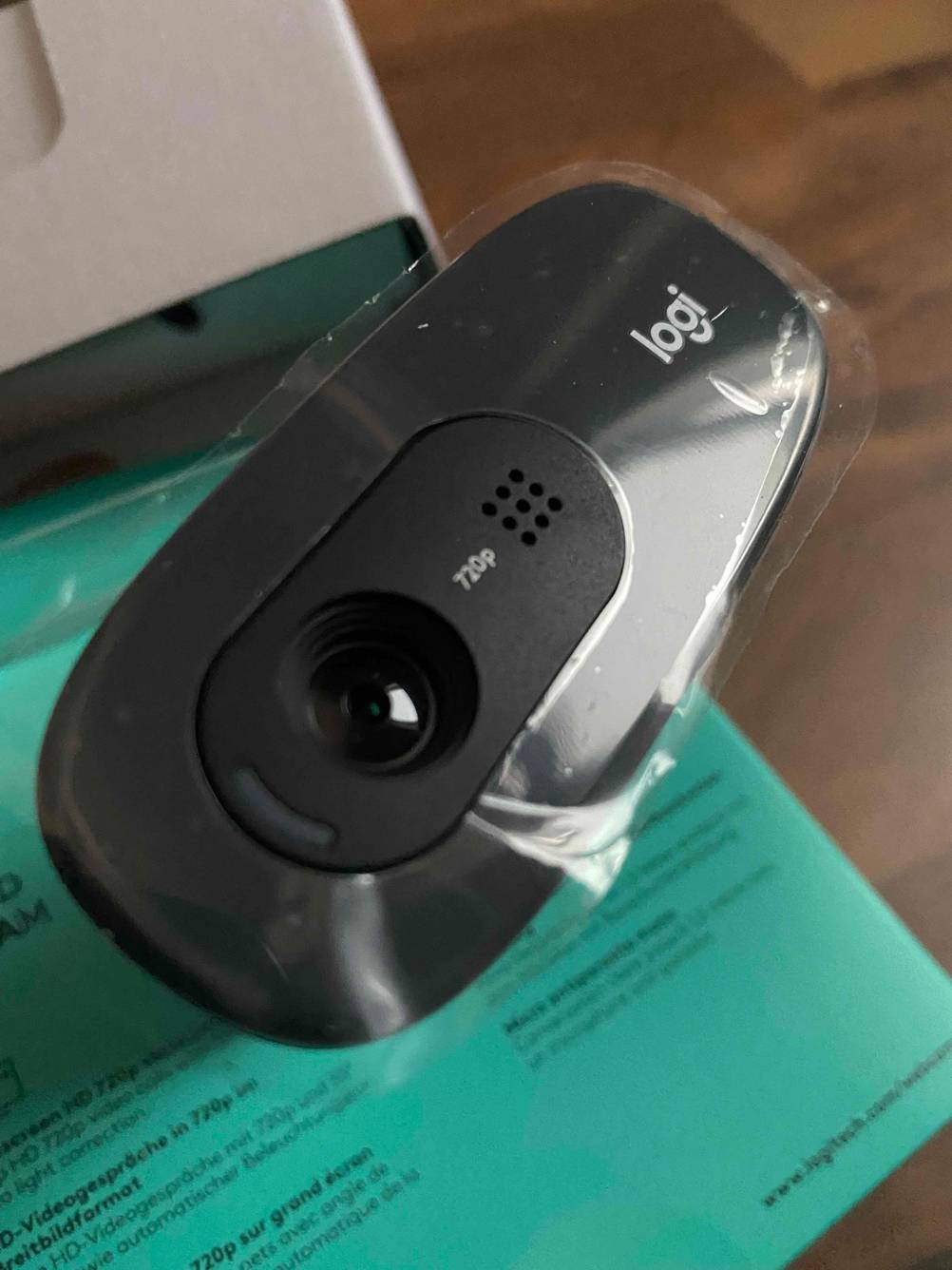 Getestete Logitech-Webcam befindet sich auf der Verpackung.