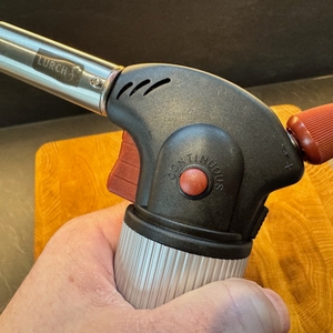 Der Lurch-10890-Butangasbrenner von der Seite