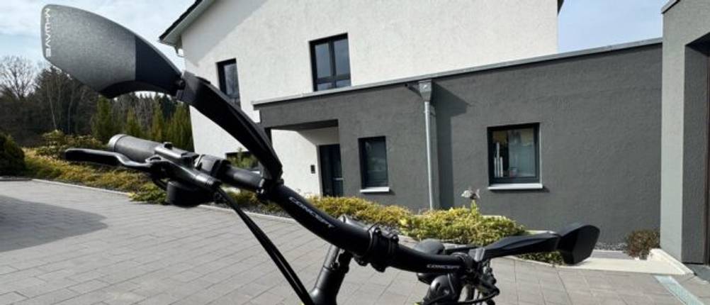 Die montierten M-Wave-SPY-Space-Fahrradspiegel in Schwarz von hinten.