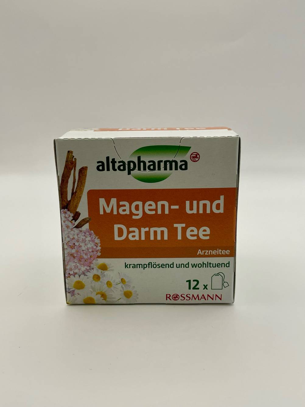 Eine Packung des Magen-Darm-Tee im Test von vorne.