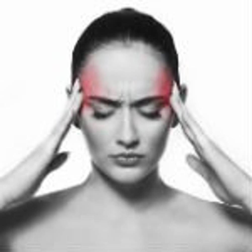 Top-Produkte aus Magnesium-Spray-Tests helfen schnell bei Kopfschmerzen.