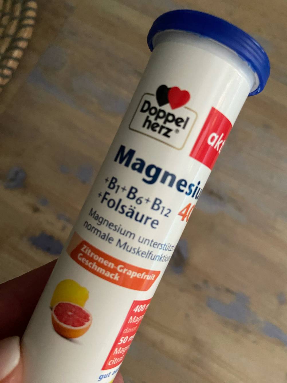 Magnesiumpräparat im Test: Nahaufnahme der Verpackung mit Logo.
