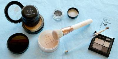 make-up-pinsel-reinigen-foundation