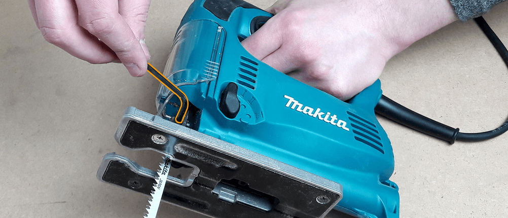 Sägeblatt-Wechsel bei Pendelhubstichsäge von Makita