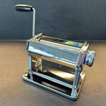 Die Marcato Classic Atlas 150 steht auf einer Arbeitsplatte