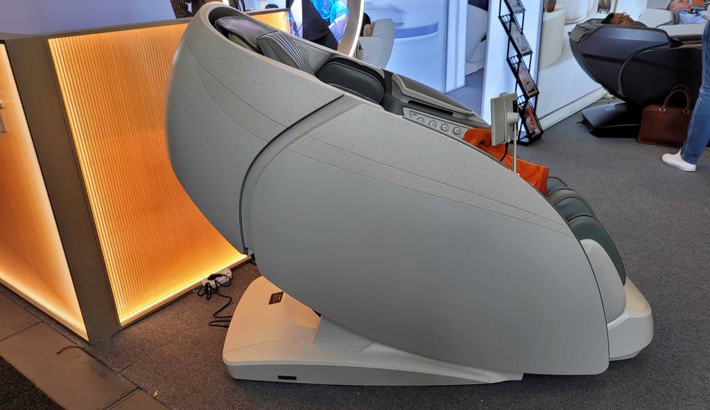 Getesteter Massagesessel mit Polsterung. 