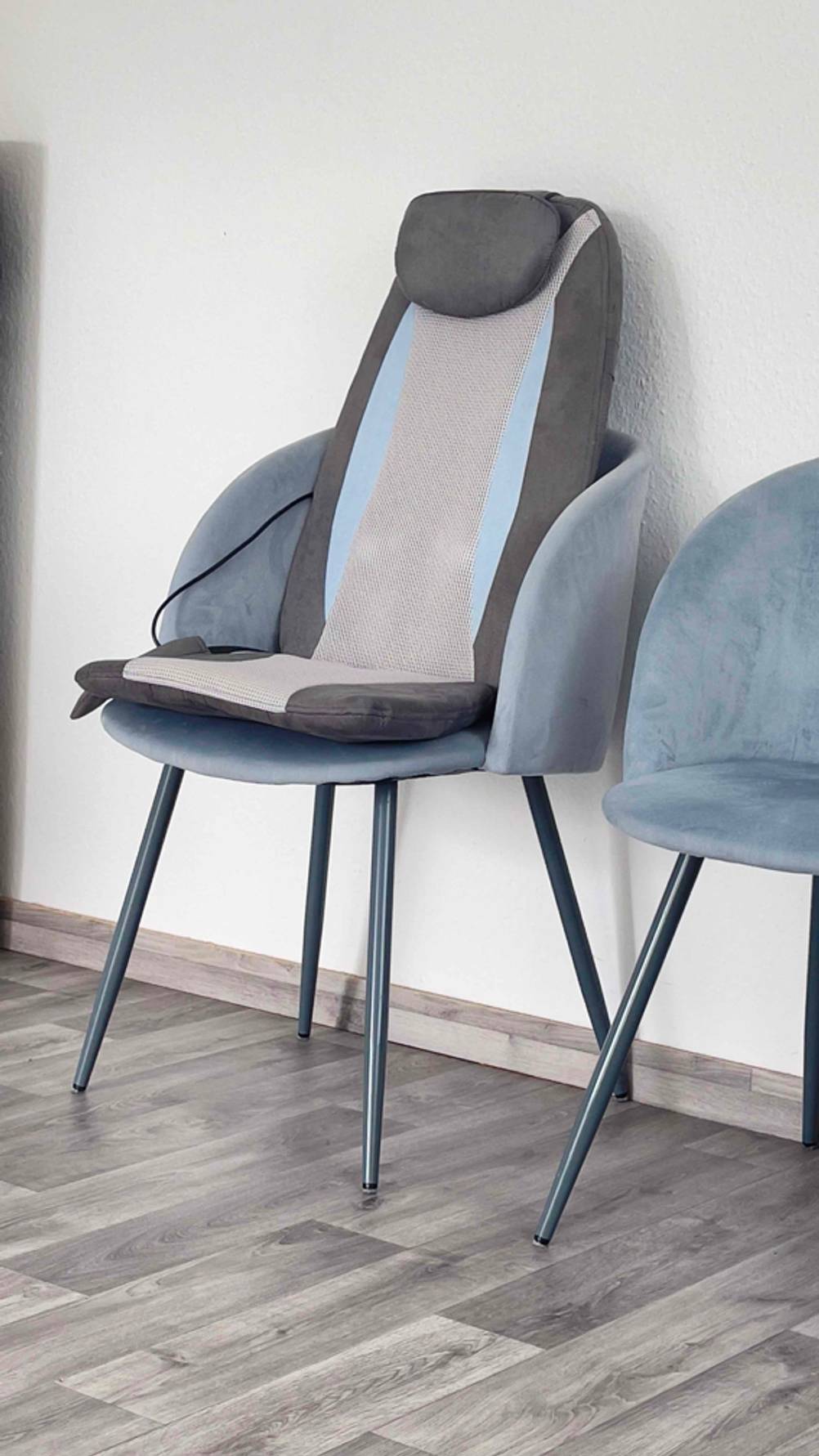 Massagesitzauflage im Test: Die Auflage befindet sich auf einem Stuhl.