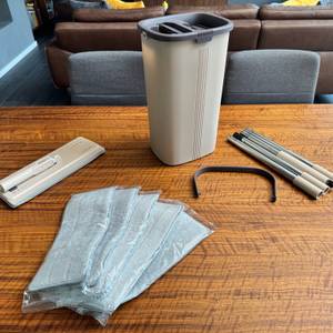 Der Lieferumfang des Masthome-Wischmopp-Sets.