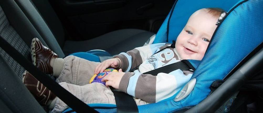 maxi-cosi-kindersitz-auto