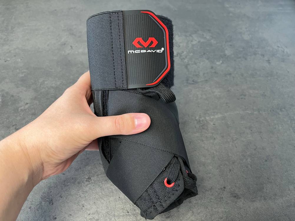Mcdavid-Sprunggelenkbandage mit Klettverschluss und Schnürung