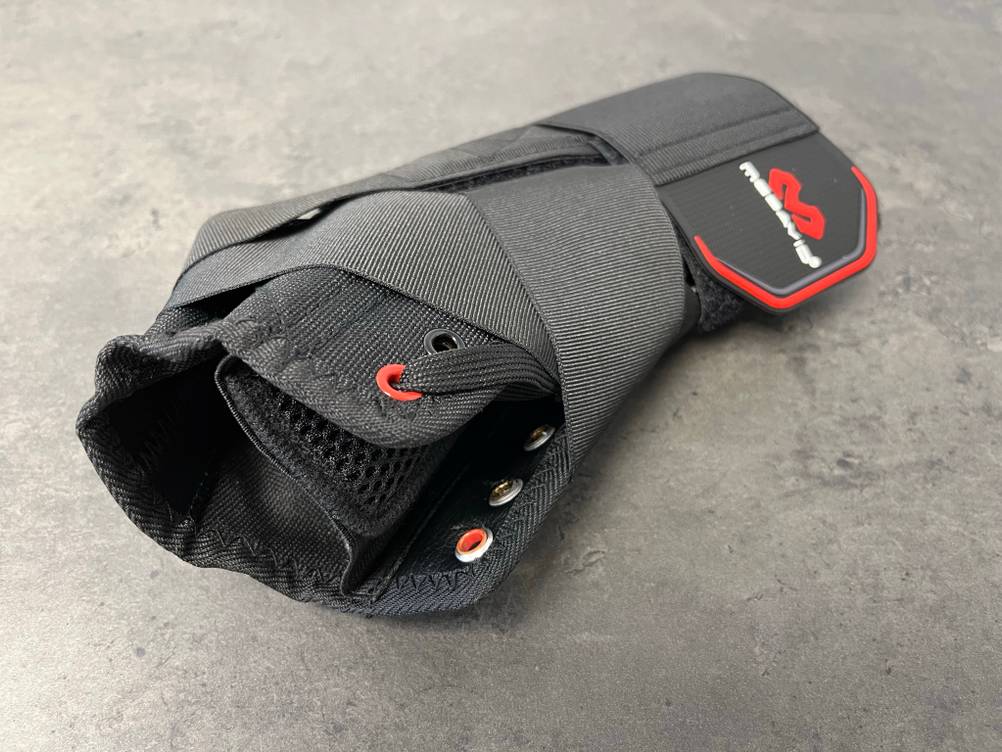 Mcdavid-Sprunggelenkbandage mit Klettverschluss und Schnürung