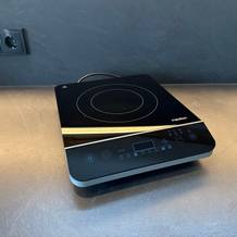 Die Medion MD 17595 steht auf einer Küchenarbeitsplatte