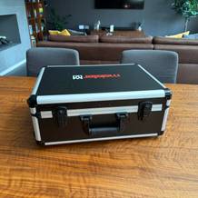 Der Meister 8971440 steht geschlossen auf einem Tisch