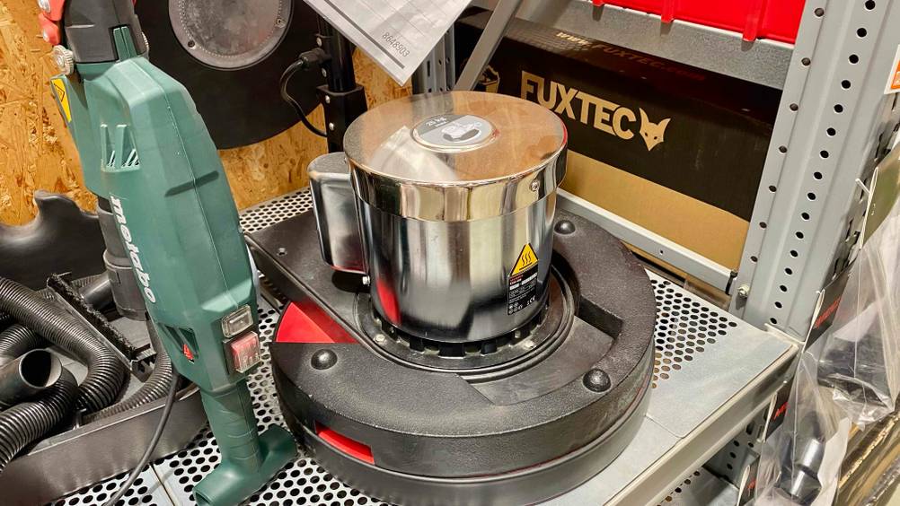 Einscheibenmaschine im Test: Gerät steht auf dem Regal.