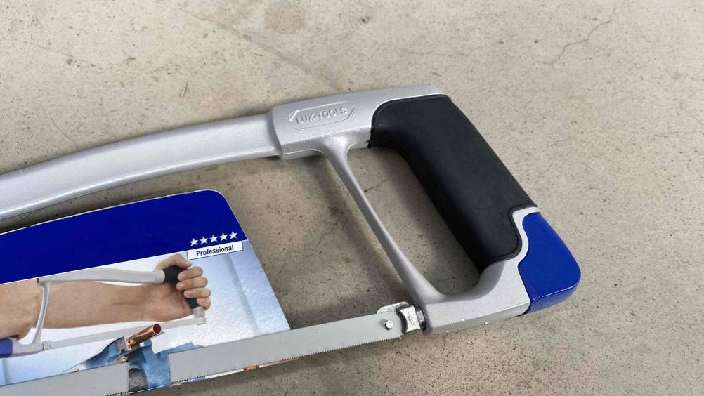 Metallsäge getestet: Nahaufnahme des Griffes.