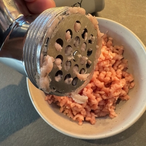 Die Öffnung des Meykey-Fleischwolf nach der Benutzung