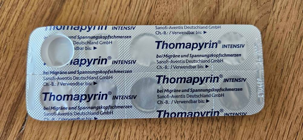 Migräne-Tabletten getestet: Rückseite eines Tablettenblisters.