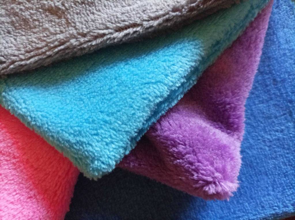 Detailansicht des Materials von getesteten Mikrofaser-Waschlappen.