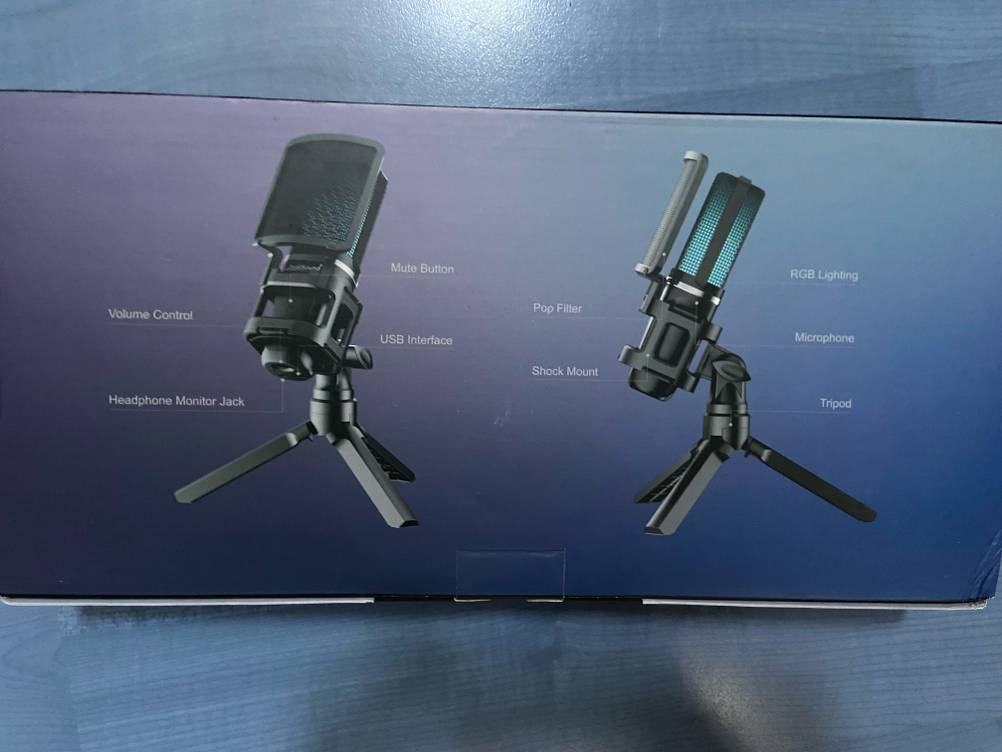 Mikrofon im Test: Nahaufnahme der Verpackung mit Infografiken.