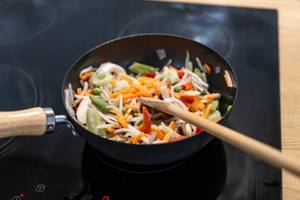 Mini-Wok-Test Kochen