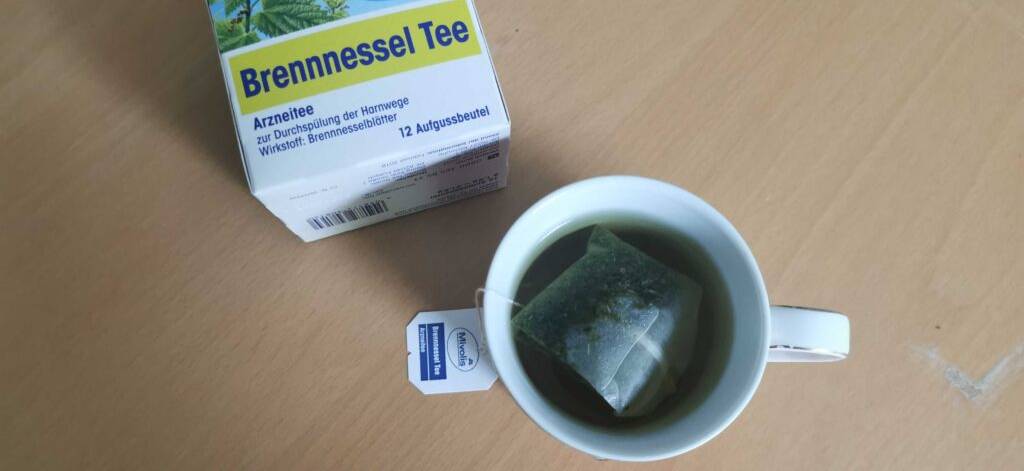 mivolis Brennnesseltee in der Tasse