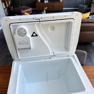 Der Deckel der Mobicool MQ40A von innen.