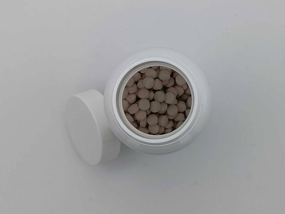 Mönchspfeffer-Test: Eine geöffnete Dose mit Sicht ins Innere.