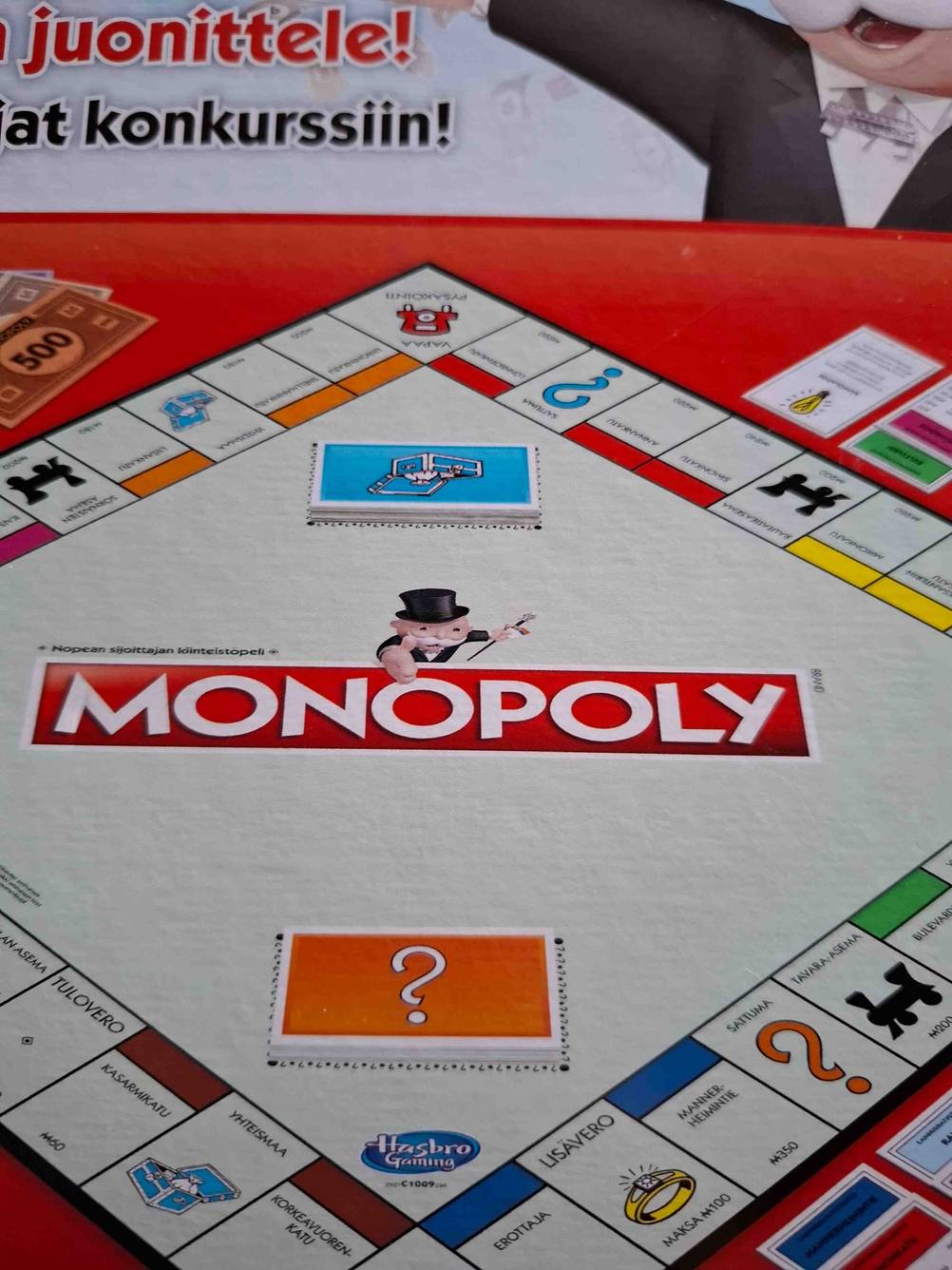 Monopoly getestet: Nahaufnahme des Spielnamens auf dem Spielekarton.