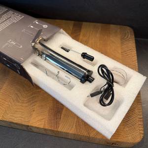 Der geöffnete Karton des Mosuo Mos-Frother-001